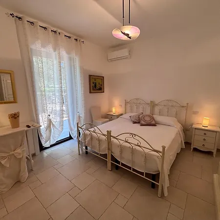 B&B La Casetta Nel Bosco 카스텔라나그로테